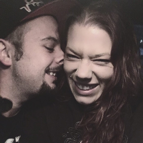 Meet your Posher, Pinkie - Picture 3 of 4